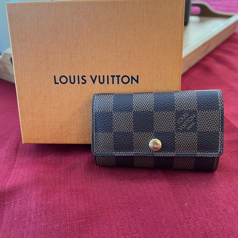 Selling Authentic Louis Vuitton six key pouch